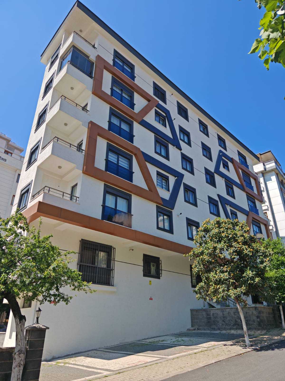 Kartal Karlıktepe Mahallesi Keleş Apartmanı