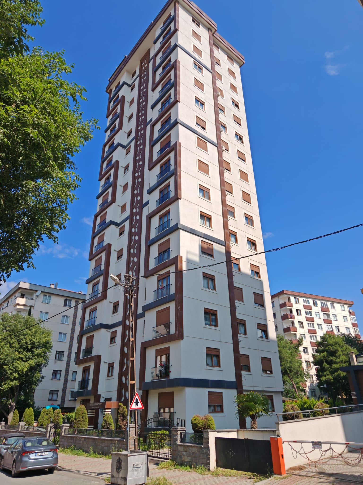 Kartal Petrol İş Mahallesi Fatma Hanım Apartmanı