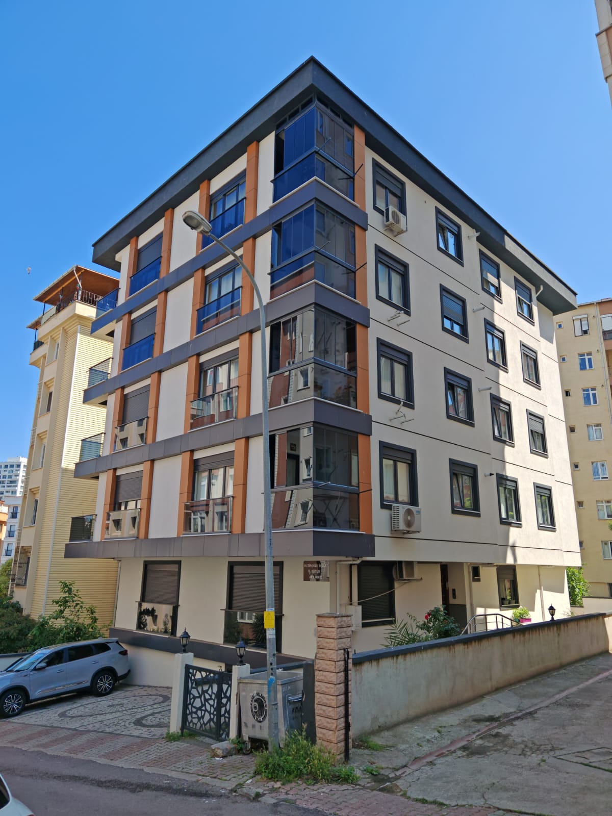 Kartal Petrol İş Mahallesi Hasan Bey Apartmanı